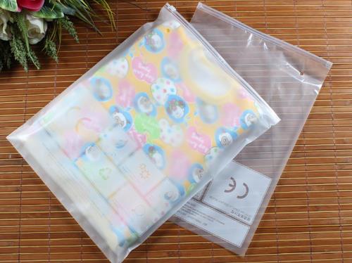 電商行業(yè)不斷發(fā)展，服裝拉鏈袋發(fā)著重要作用